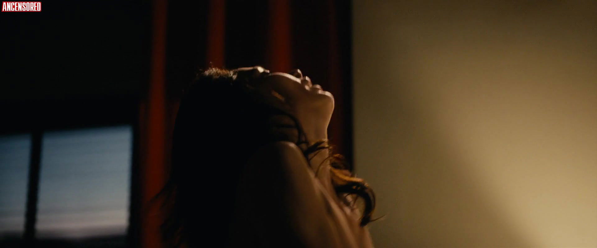 Catrinel Marlon – the whistlers