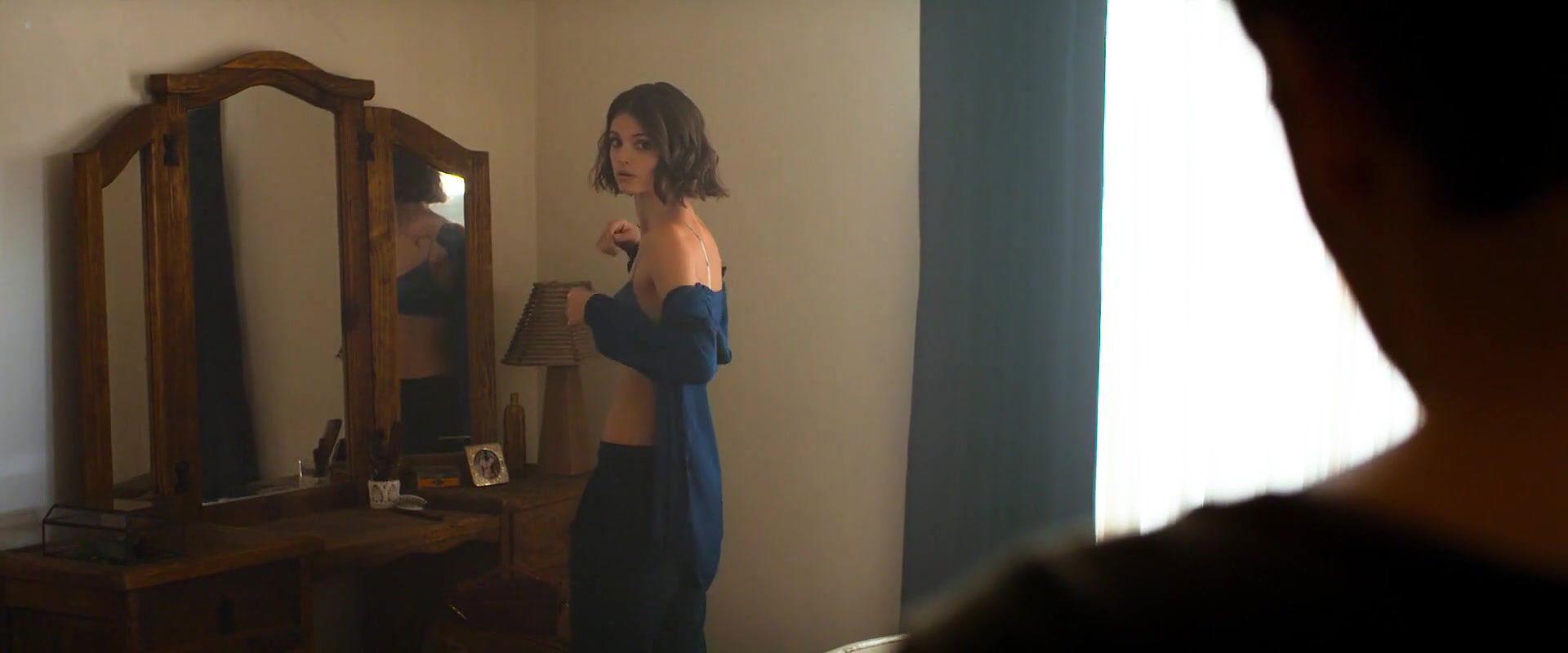 Charlbi Dean Kriek – dont sleep