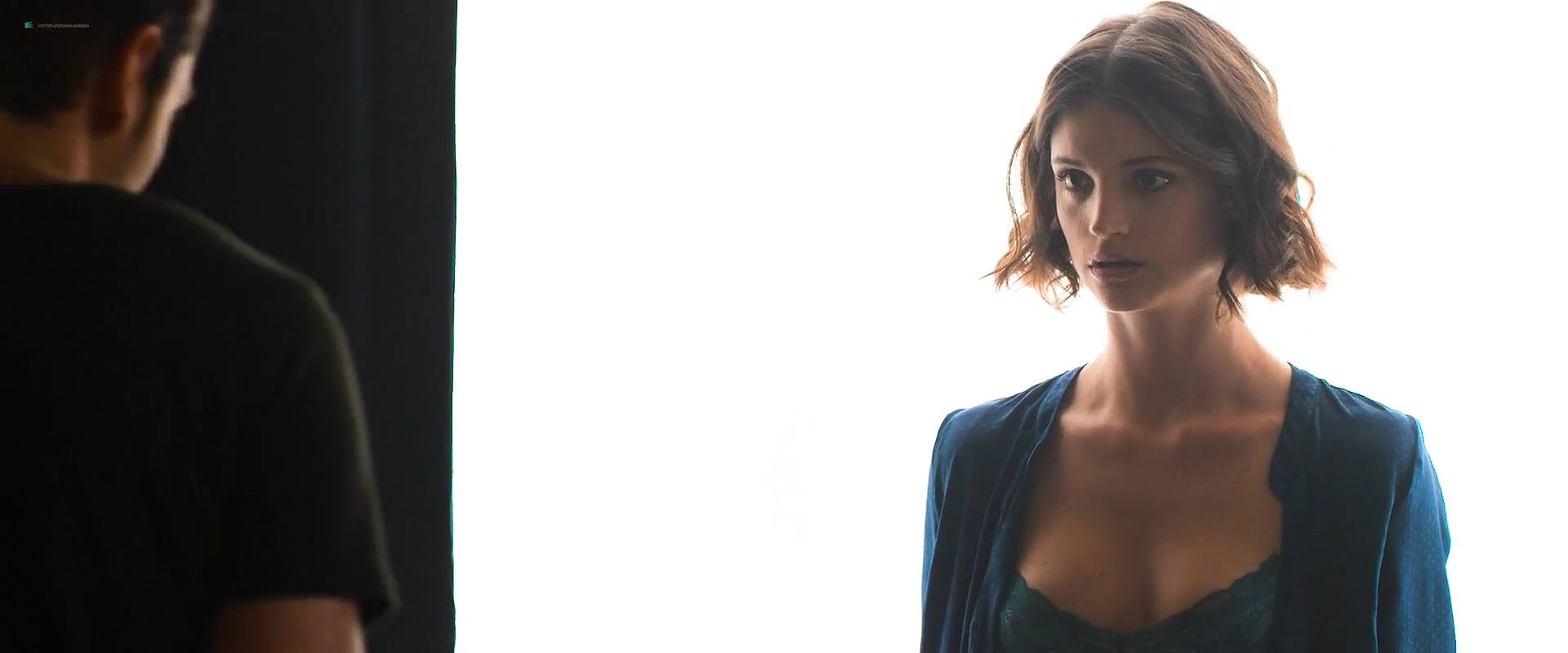 Charlbi Dean Kriek – dont sleep