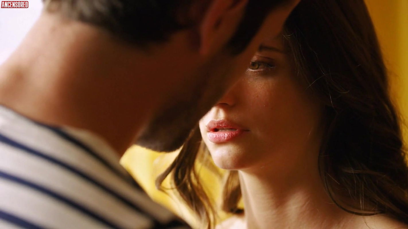 Charlbi Dean Kriek – wedding swingers