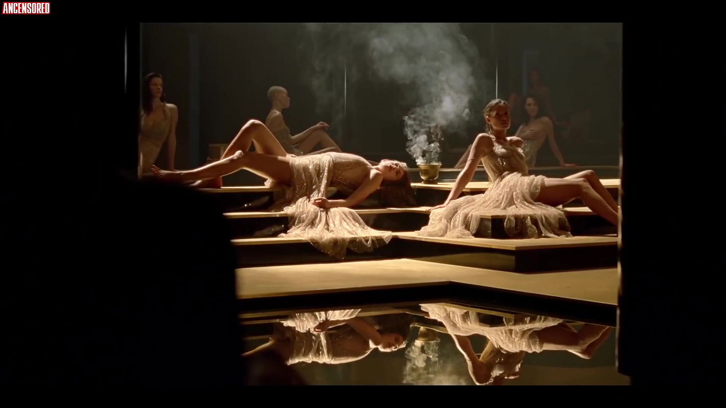 Charlize Theron – dior jadore perfume commercial