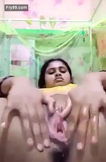 Desi sexy village bhabi big pussy