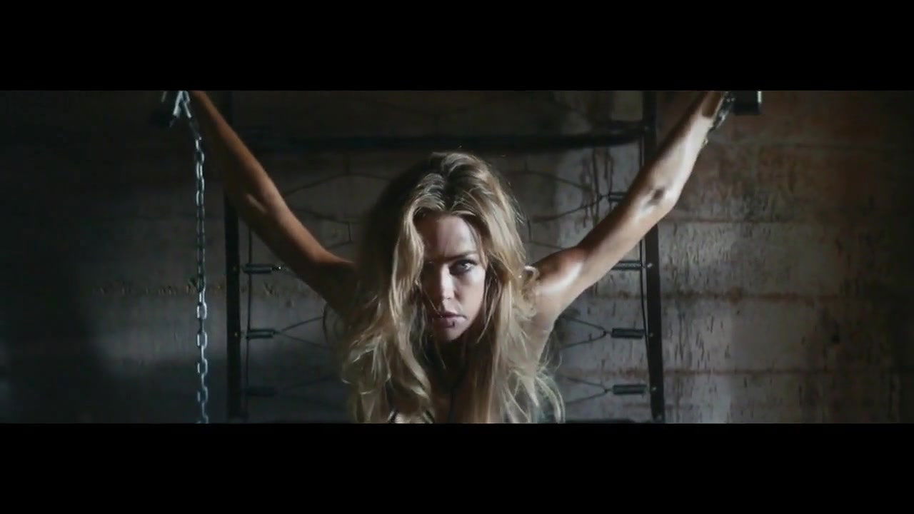 Charlotte McKinney – a girl is a gun