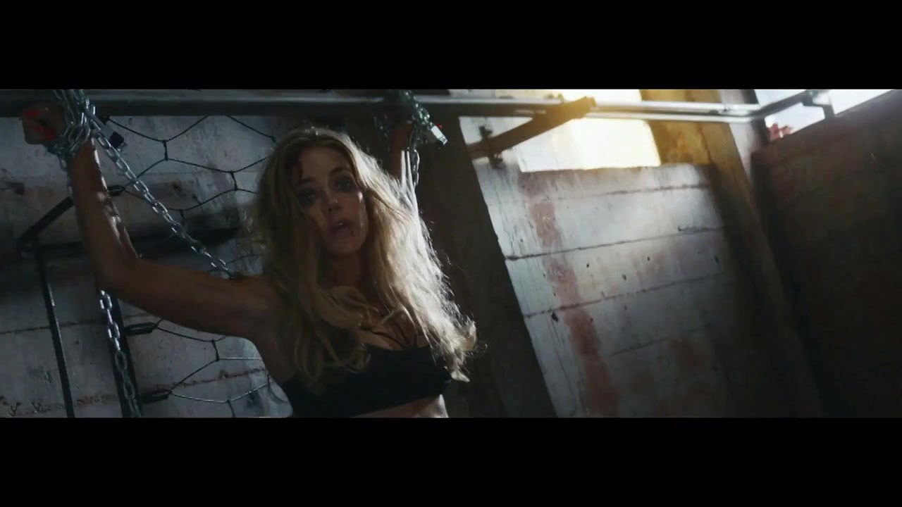 Charlotte McKinney – a girl is a gun