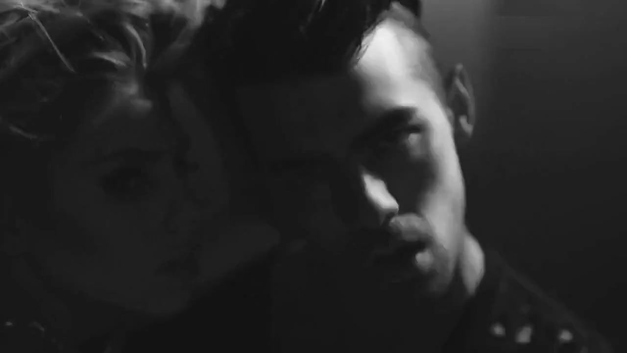 Charlotte McKinney – dnce body moves