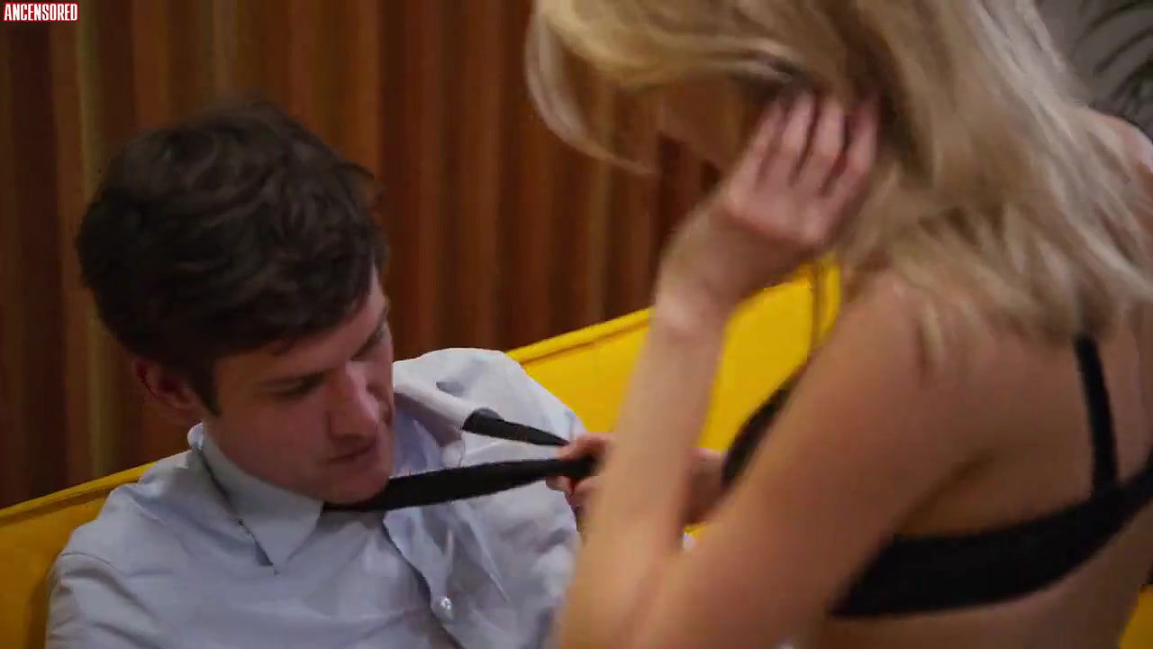 Charlotte McKinney – guest house