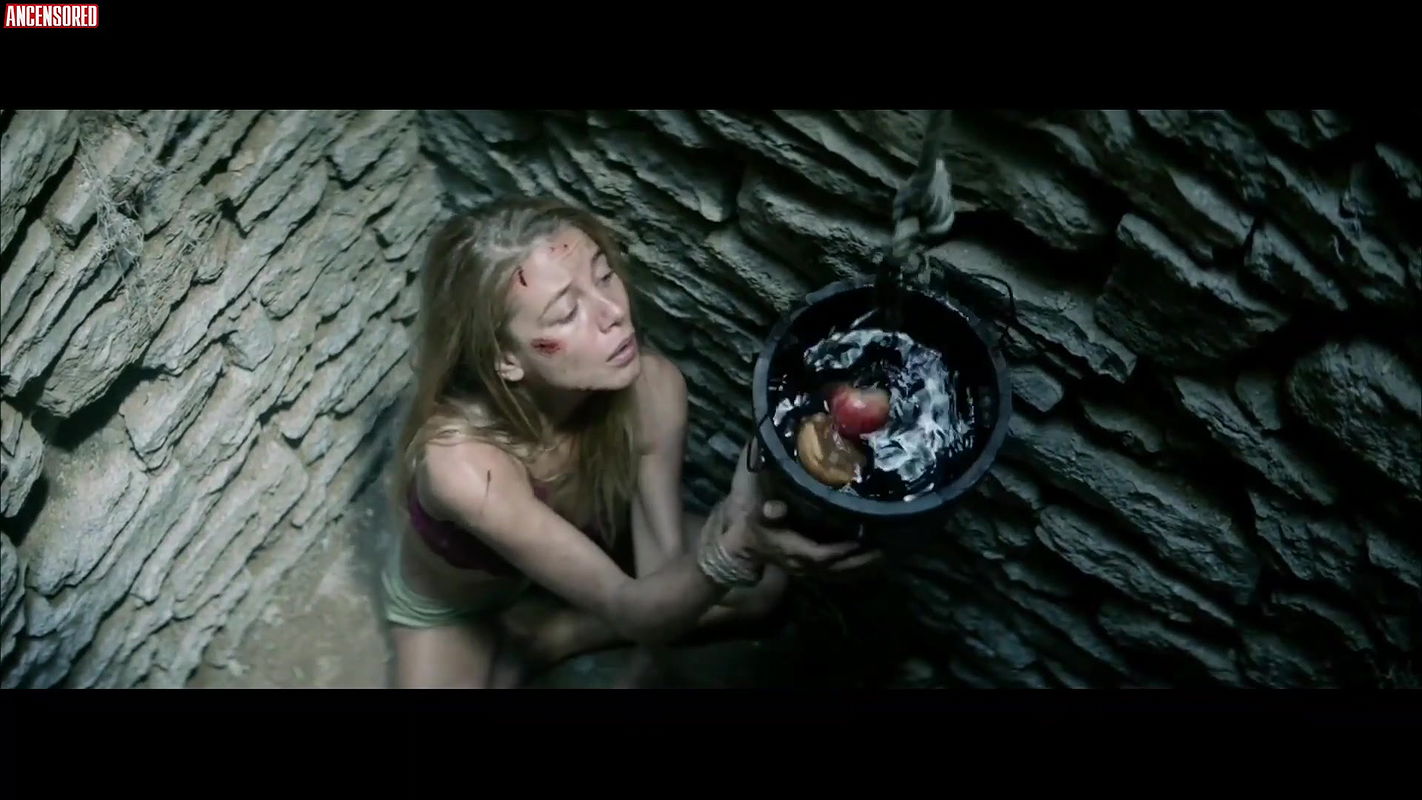 Charlotte Vega – wrong turn 2