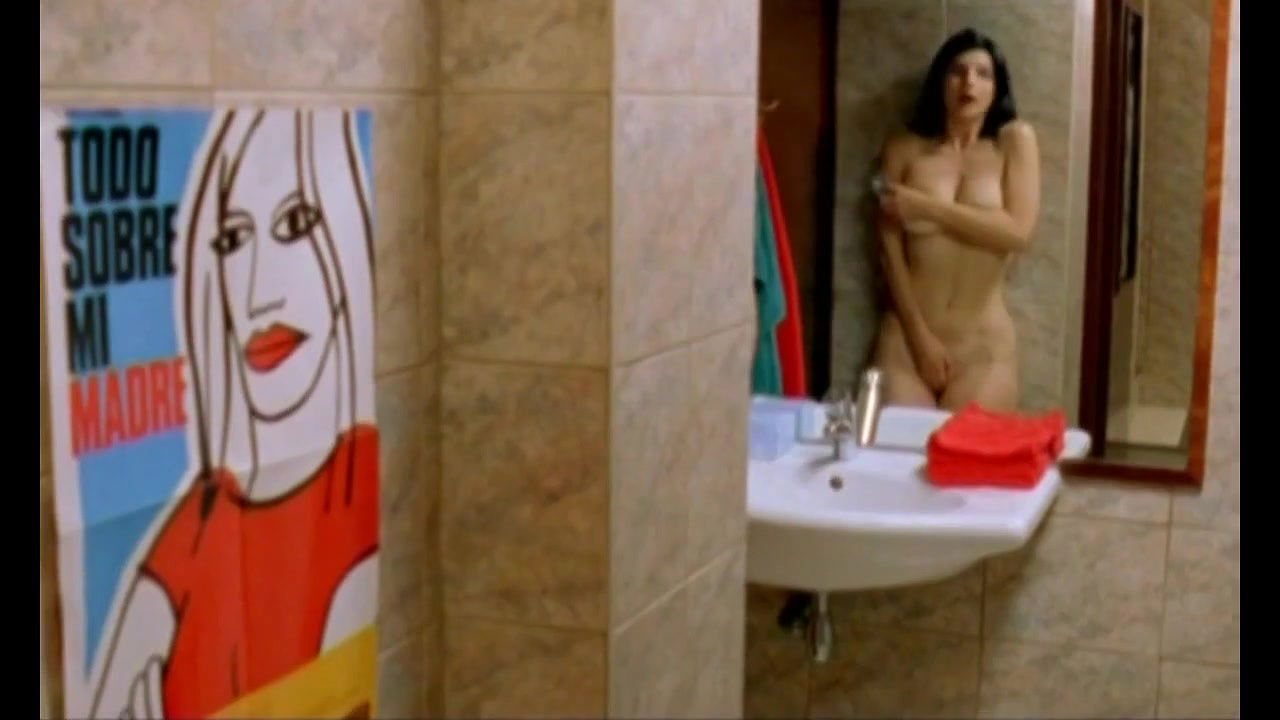 chloe berthier – nue comme un verre