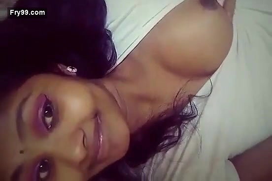 Desi girl sexy boobs