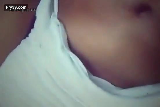 Desi girl sexy boobs