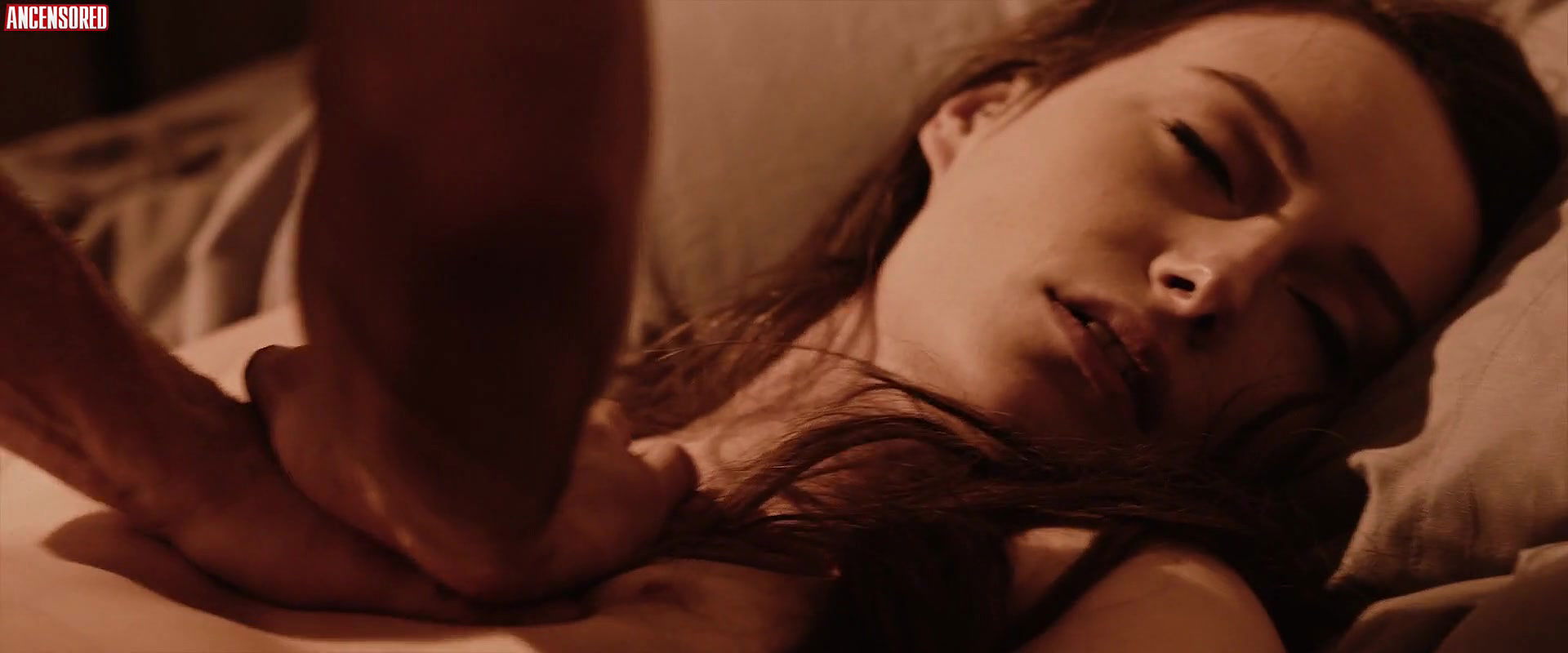 chloe carroll – the honeymoon phase