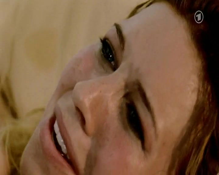 Chloe Hunter – Spun