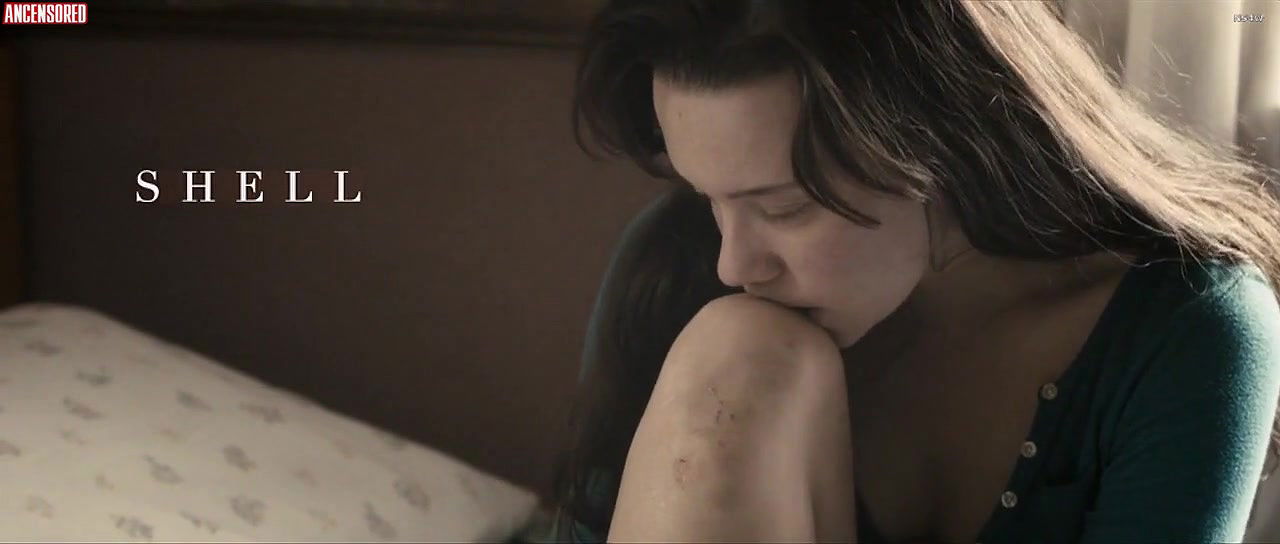 Chloe Pirrie – shell