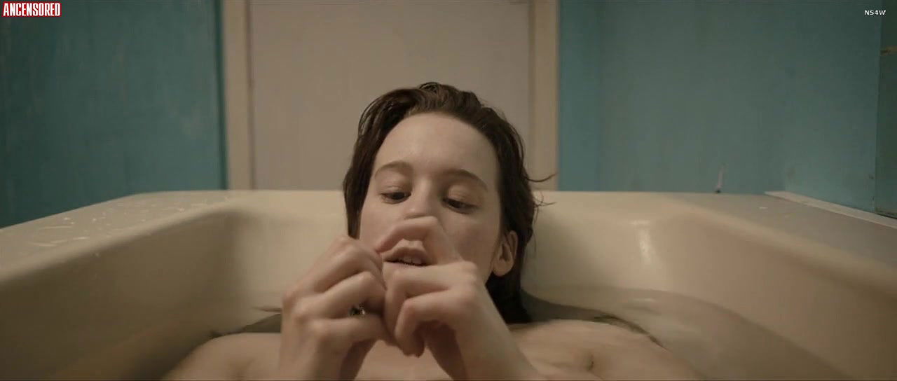 Chloe Pirrie – shell