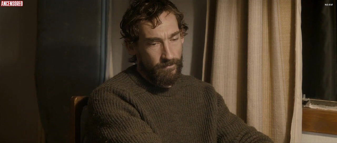 Chloe Pirrie – shell