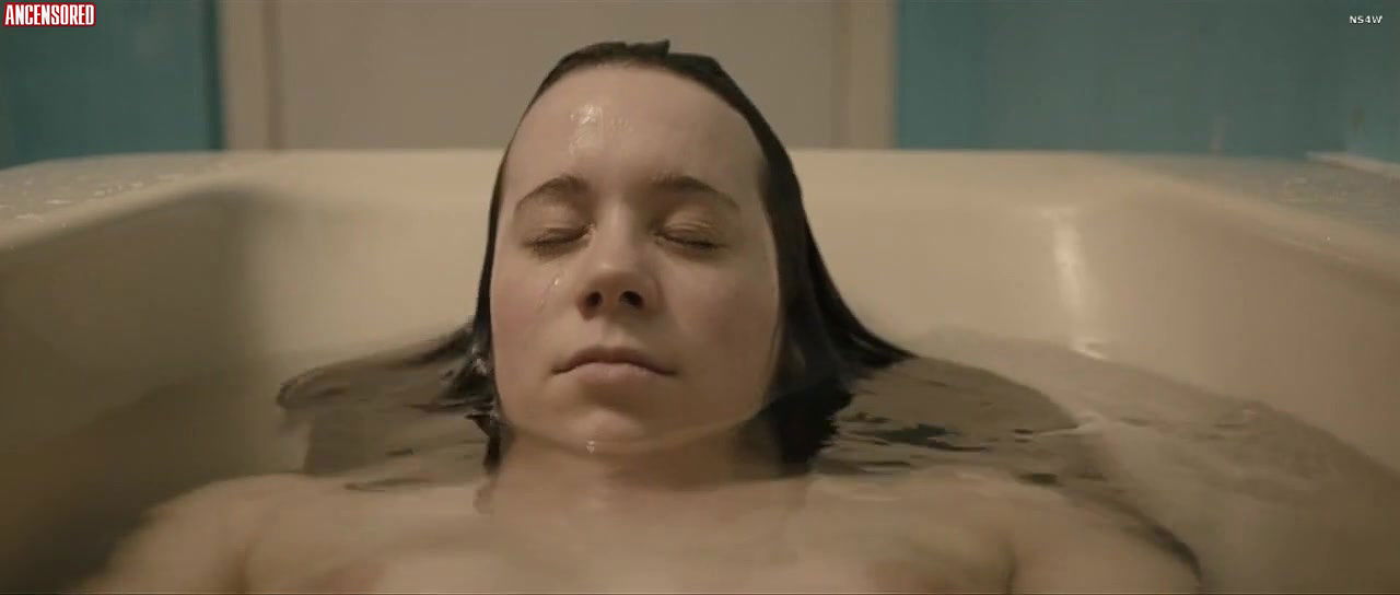 Chloe Pirrie – shell