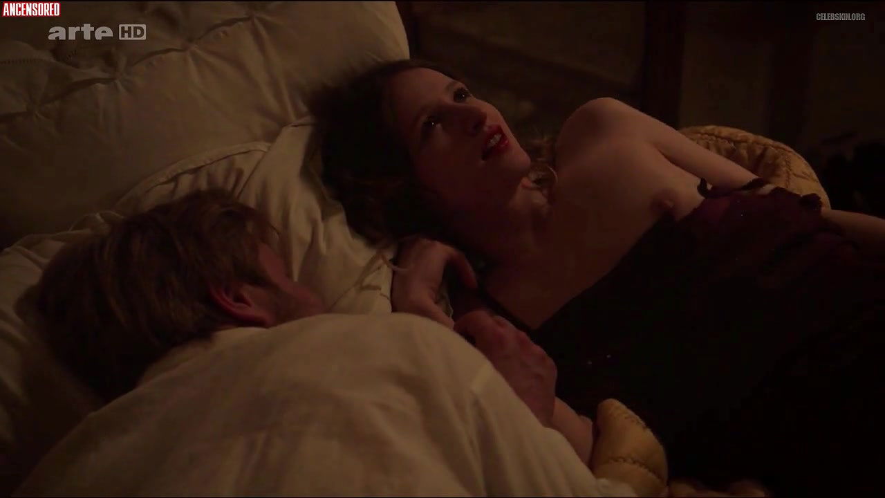 Christa Theret – Deux