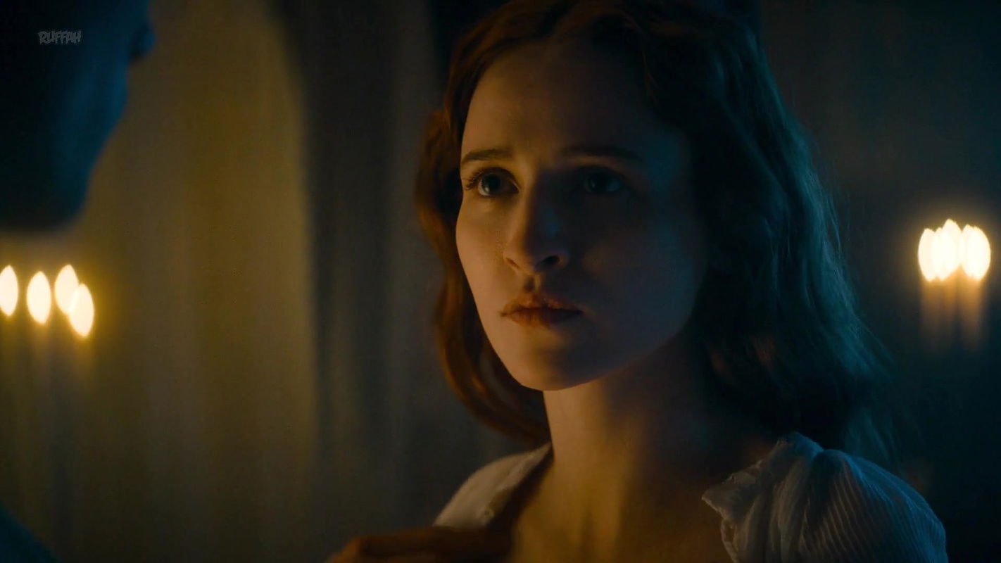 Christa Theret – maximilian