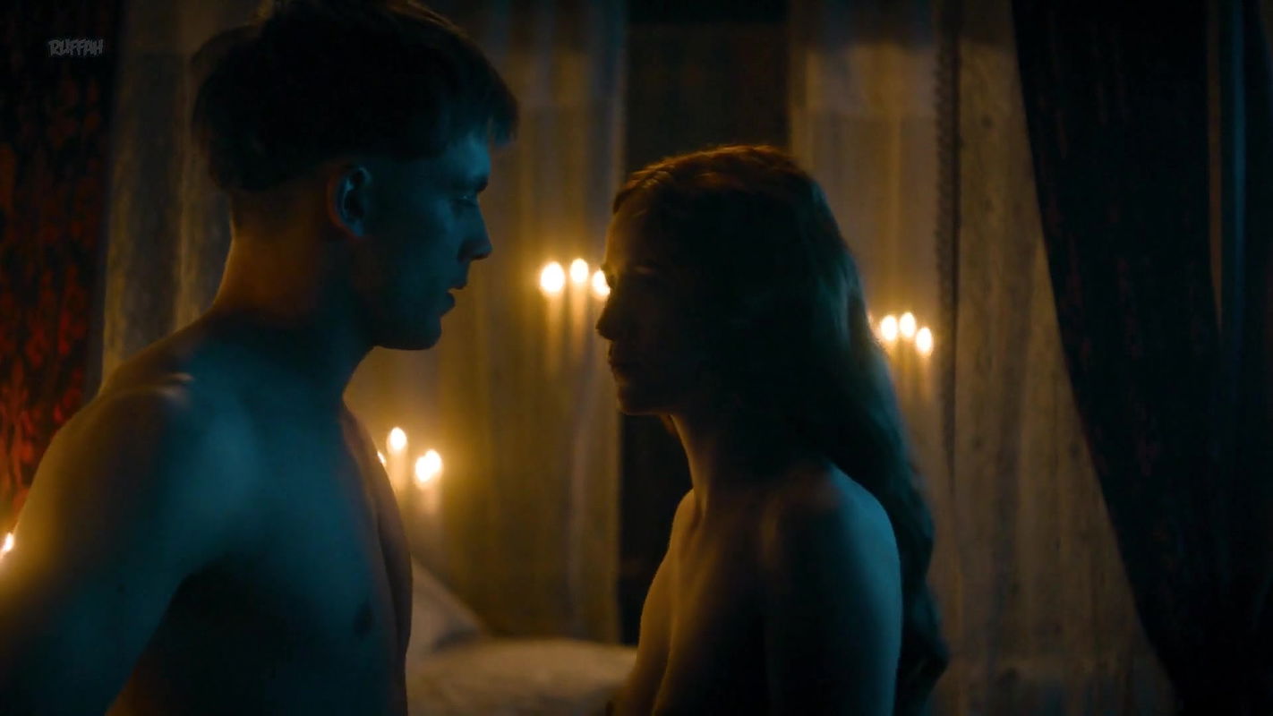 Christa Theret – maximilian