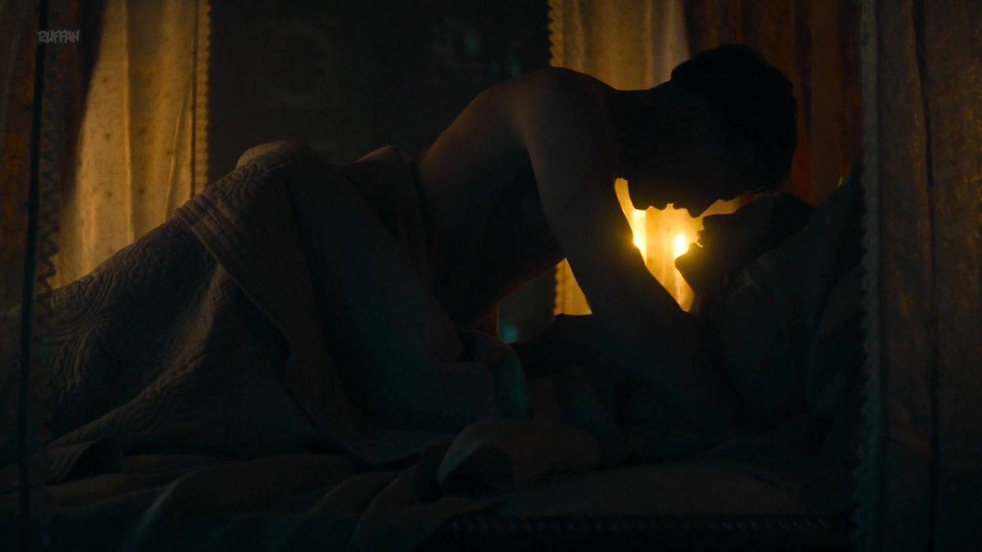 Christa Theret – maximilian