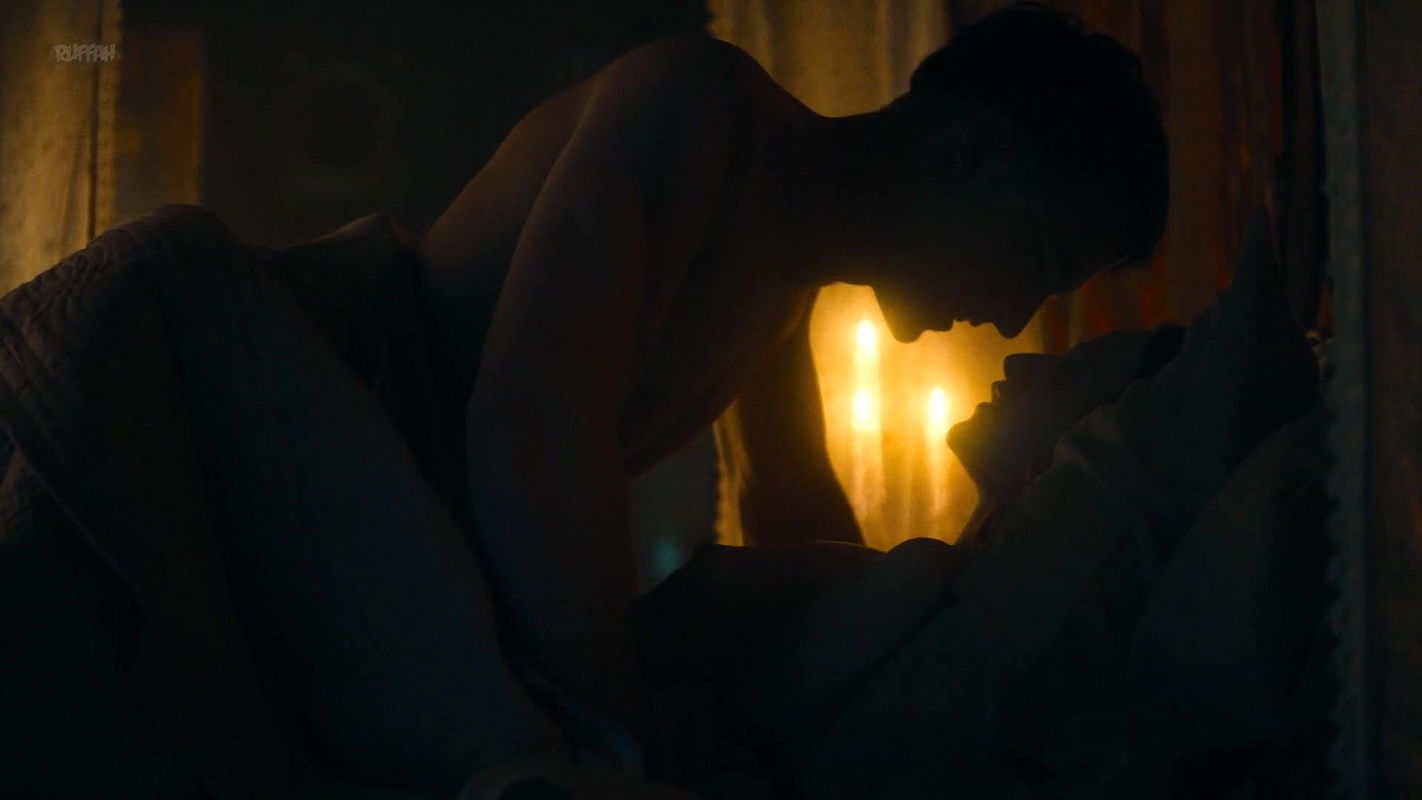 Christa Theret – maximilian