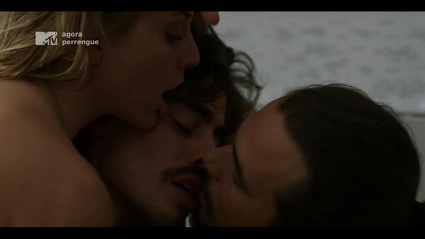 Christiana Ubach – perrengue