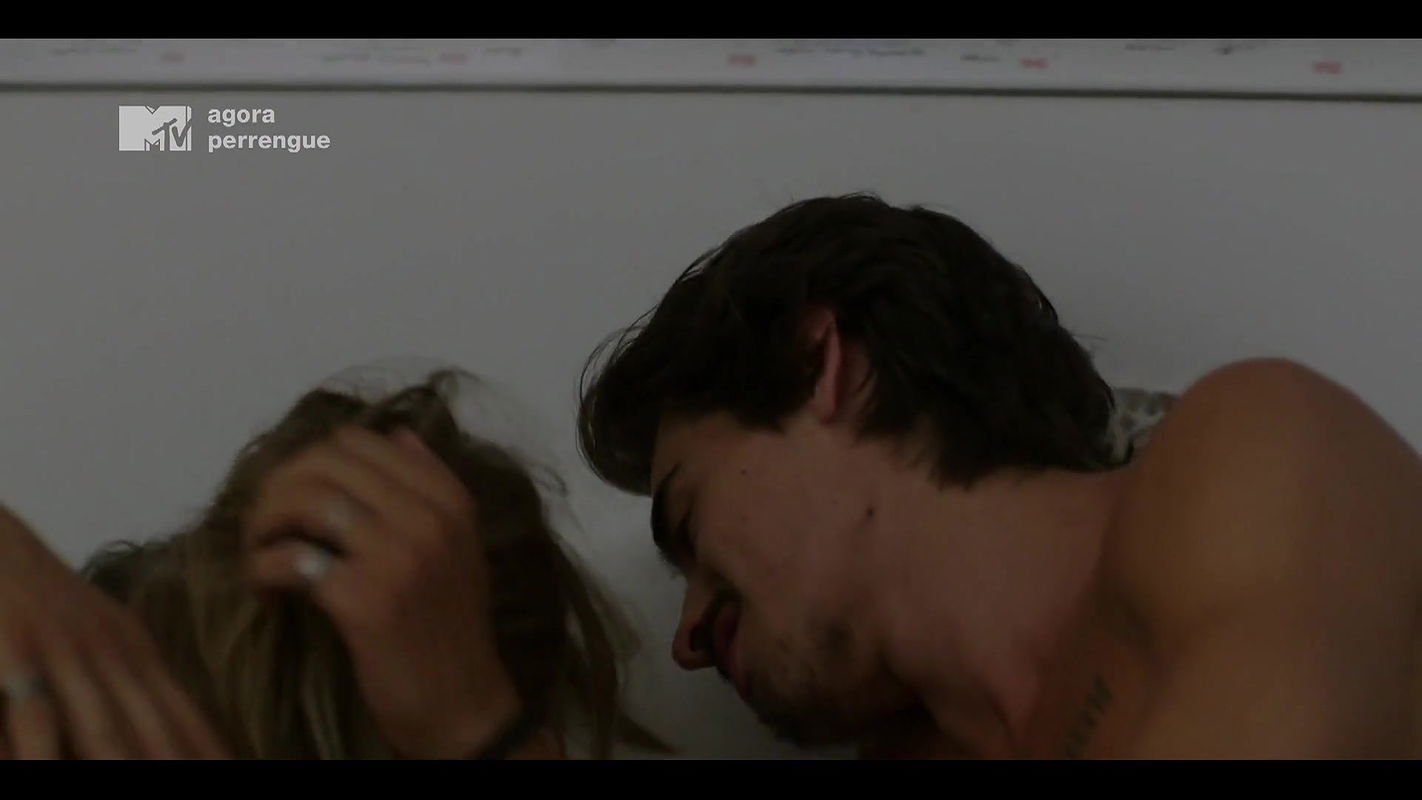 Christiana Ubach – perrengue