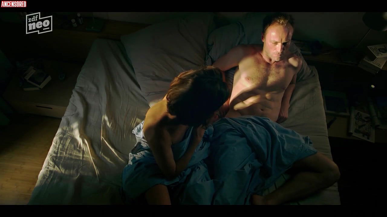 Christiane Paul – 8 days