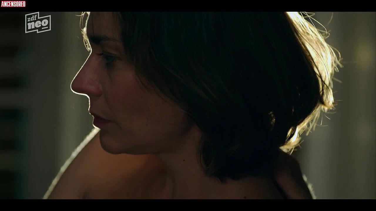 Christiane Paul – 8 days