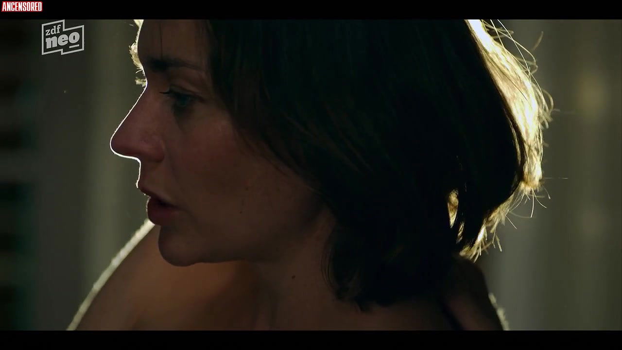 Christiane Paul – 8 days