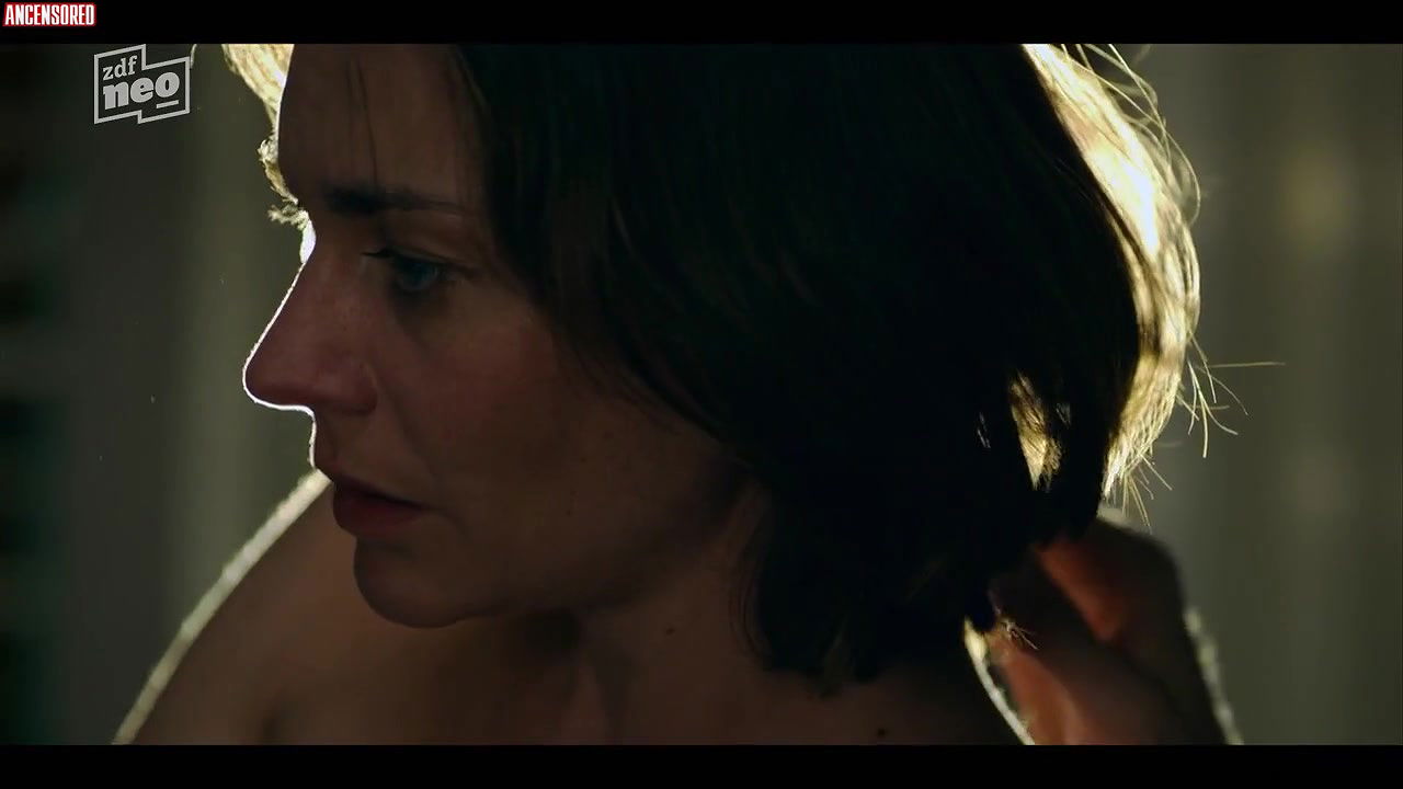 Christiane Paul – 8 days