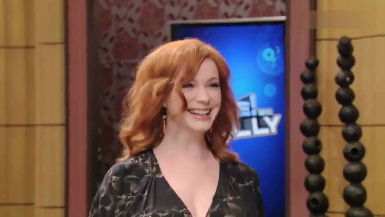 Christina Hendricks – live with kelly