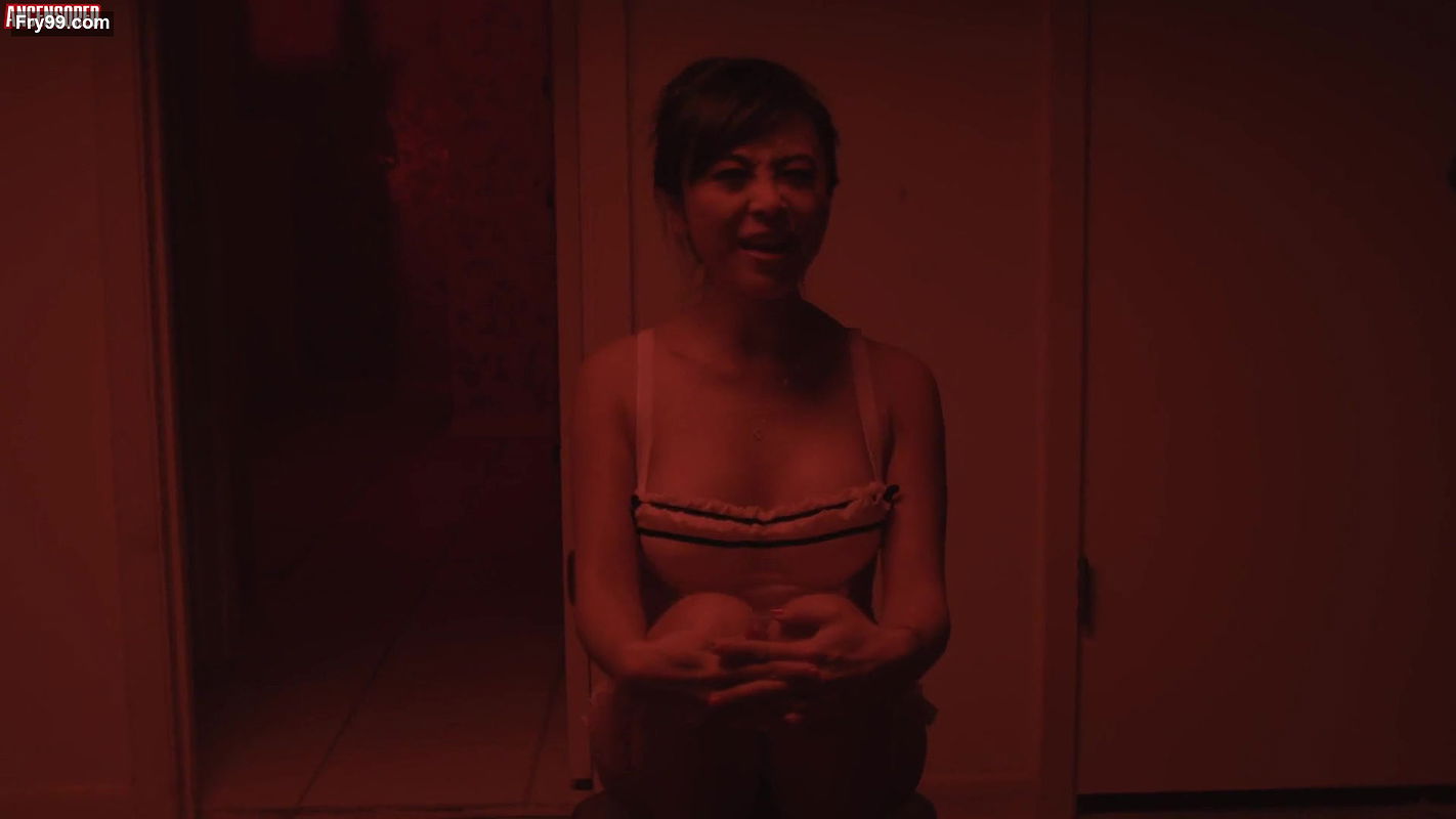 Christine Nguyen – girls guns and blood