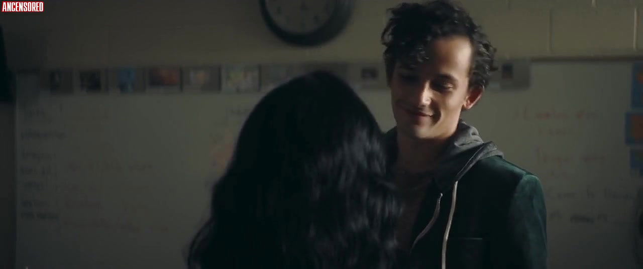 cindy vela – run hide fight