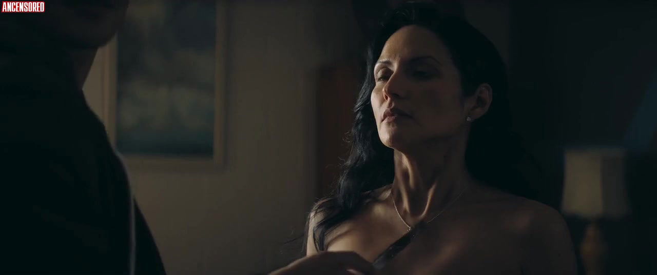 cindy vela – run hide fight