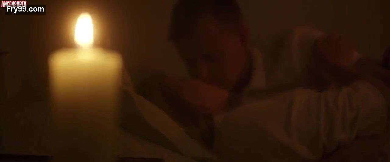 Cinta Laura Kiehl – the ninth passenger