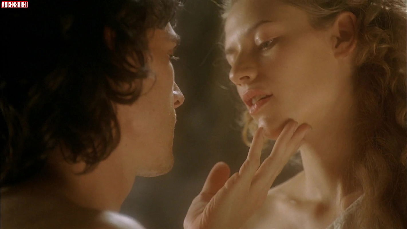 Claire Danes – Stage Beauty