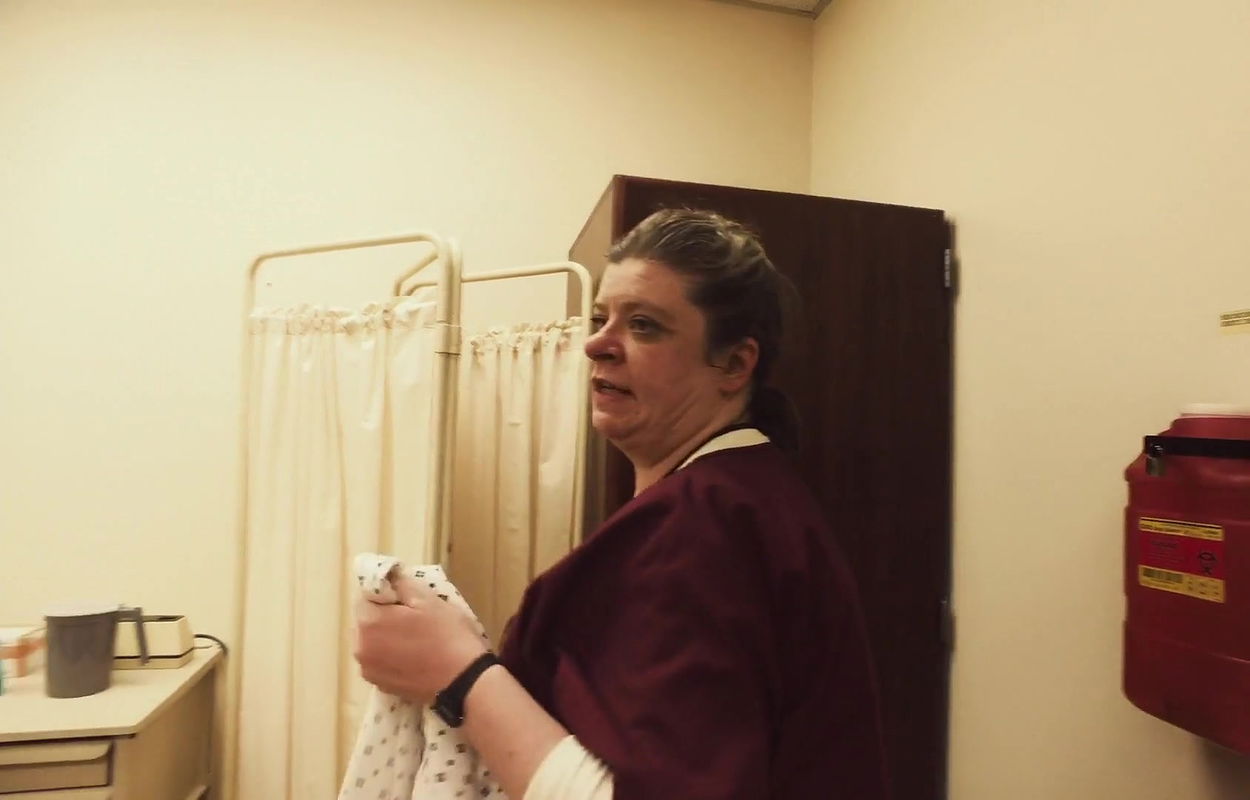 Claire Foy – unsane