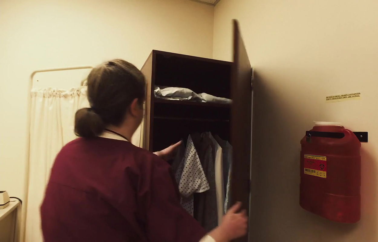 Claire Foy – unsane