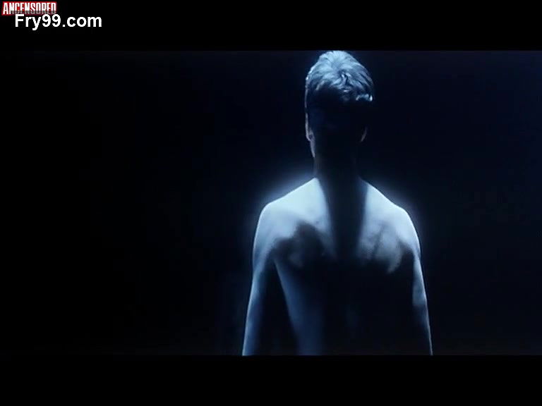 Claire Keim – Barracuda