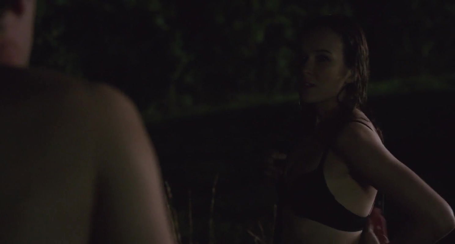 Claire van der Boom – battlecreek