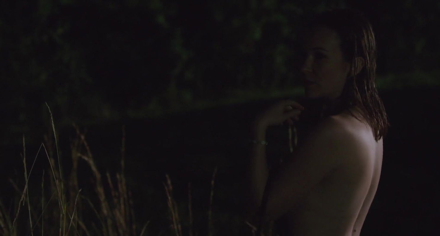 Claire van der Boom – battlecreek