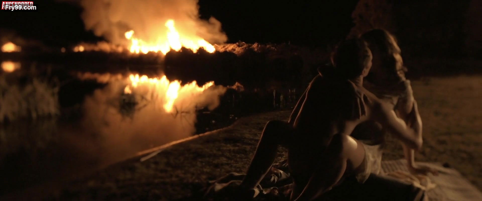 Claire van der Boom – love is now