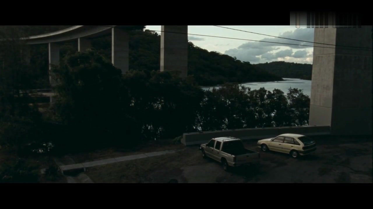 Claire van der Boom – the square