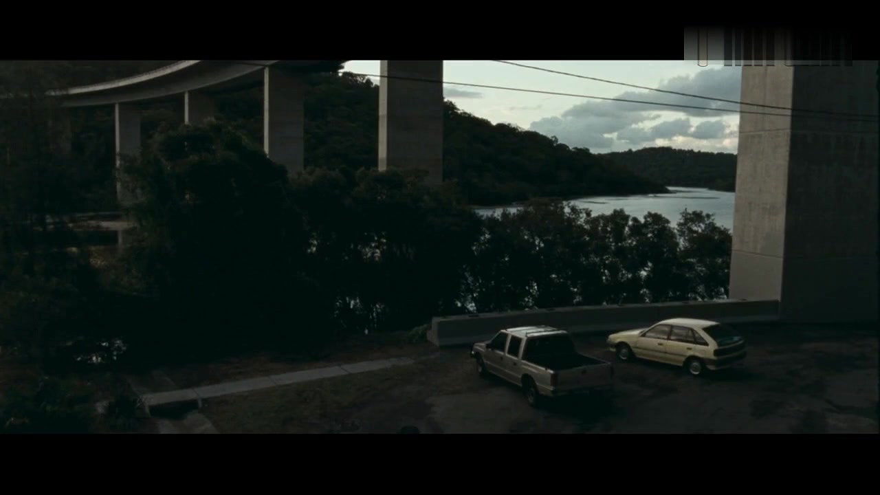 Claire van der Boom – the square