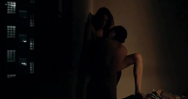 clara choveaux – elon nao acredita na morte