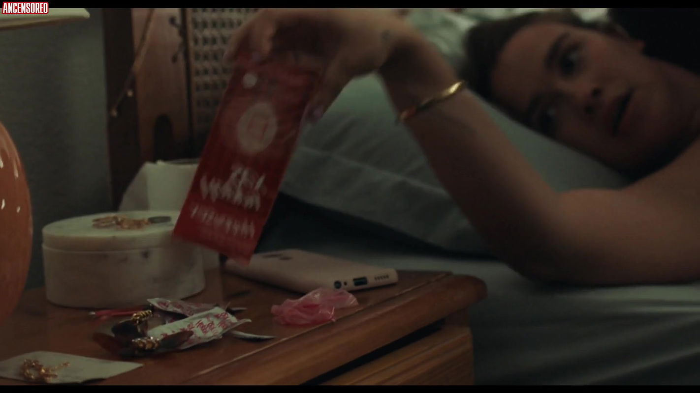 clara sans – thistle