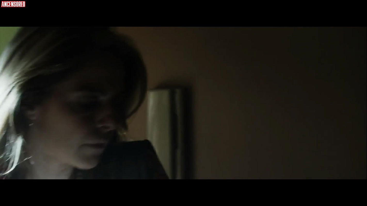 Claudia Gerini – a mano disarmata