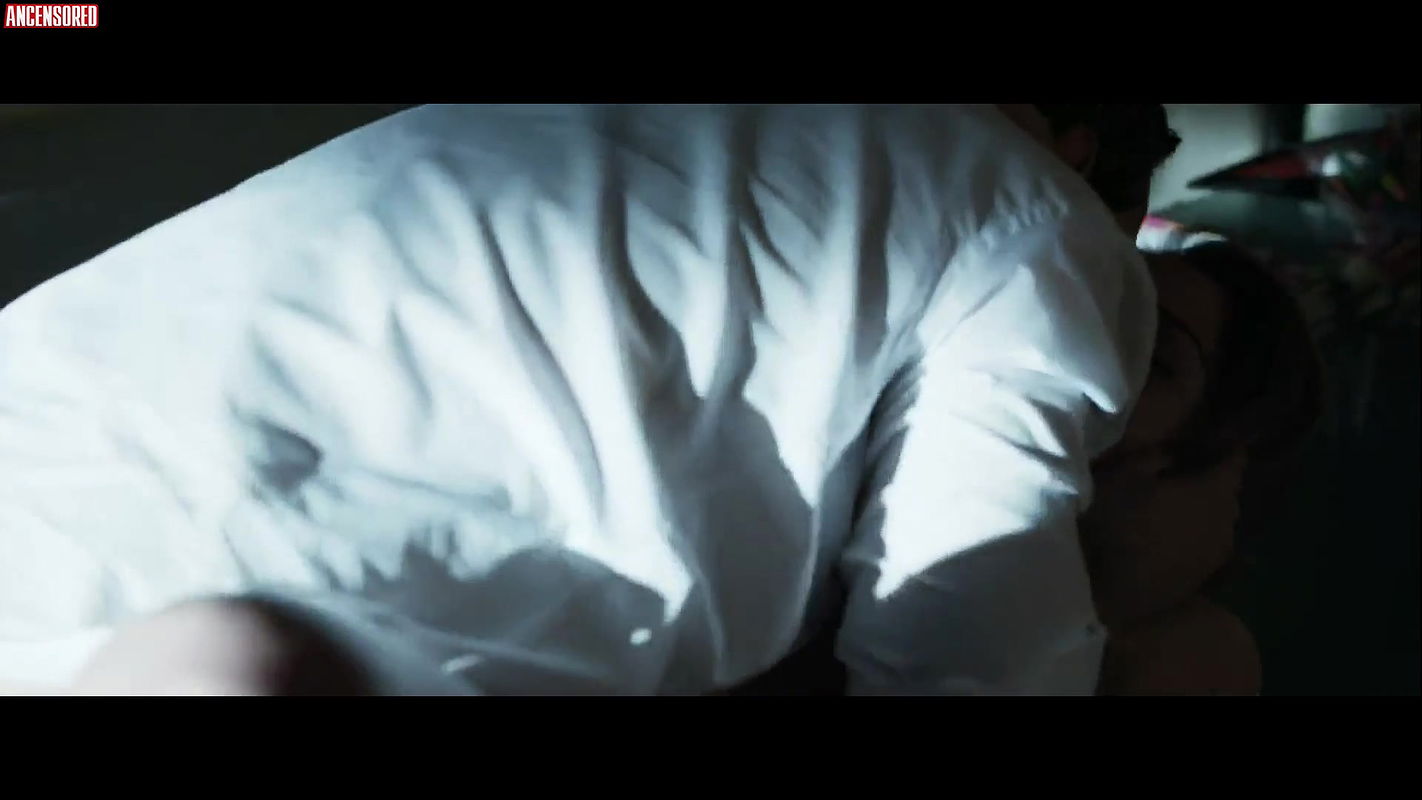 Claudia Gerini – a mano disarmata