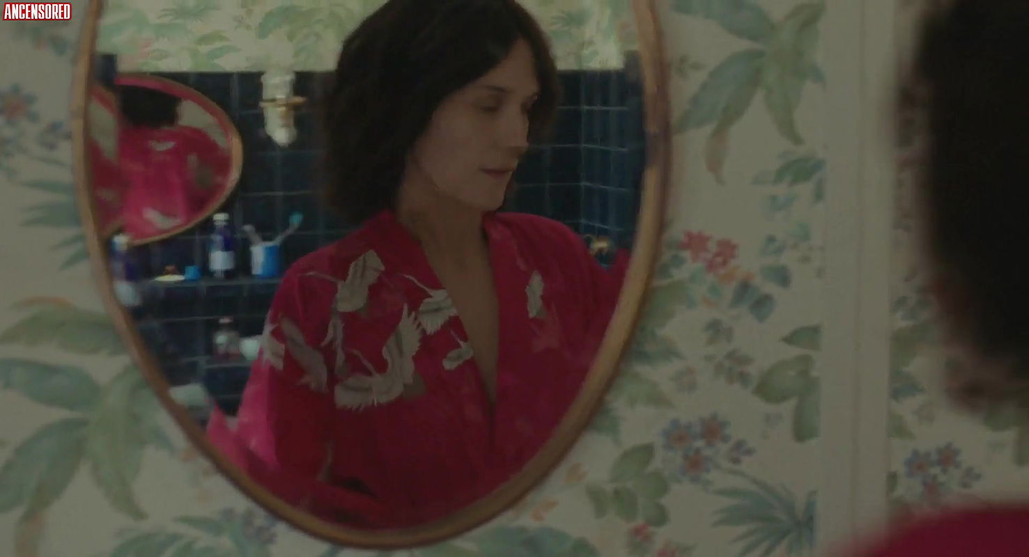 Clotilde Hesme – diane has the right shape